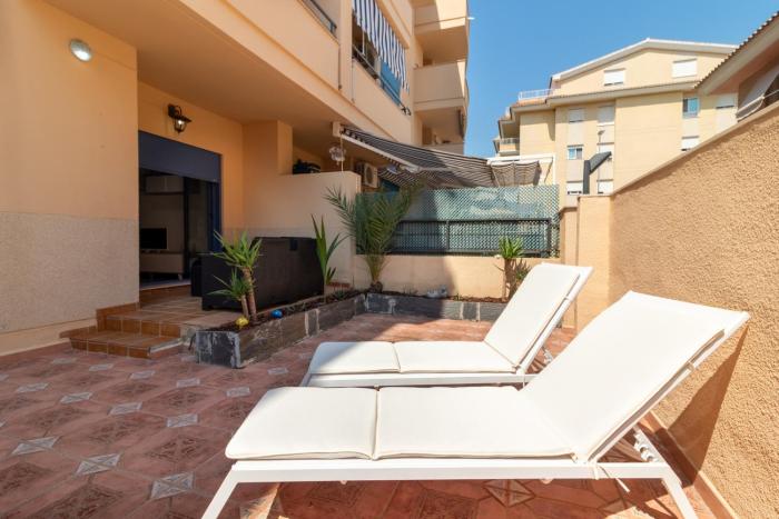 Global Vacacional, Planta baja con terraza cerca de la playa