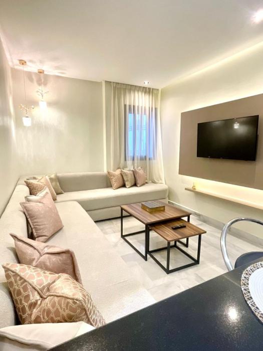 Luxury Studio near CFC - Tram 3 min & Parking