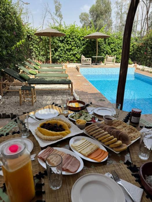 BEST Villa with Private Pool, 9 Minutes from Downtown