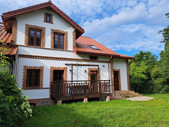 Apartamenty LOS NOBLES w spokojnej okolicy w pobliżu jeziora