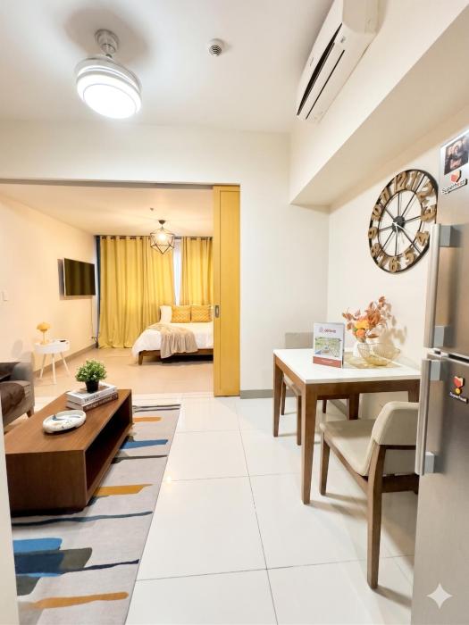 Cozi Modern 1br condo beside One uptown Mall BGC