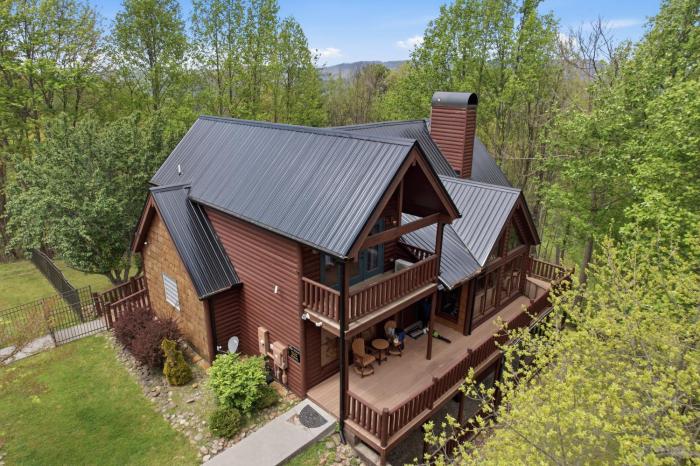 Pine Cone Cabin cabin