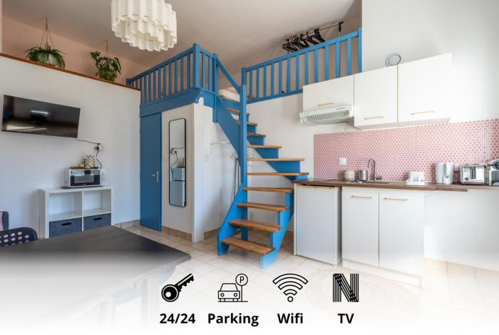 Studio Pop, calme, lumineux, parking privé devant