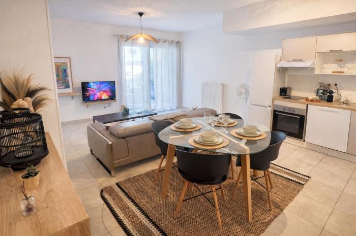 Beautiful flat in Port Marianne with parking