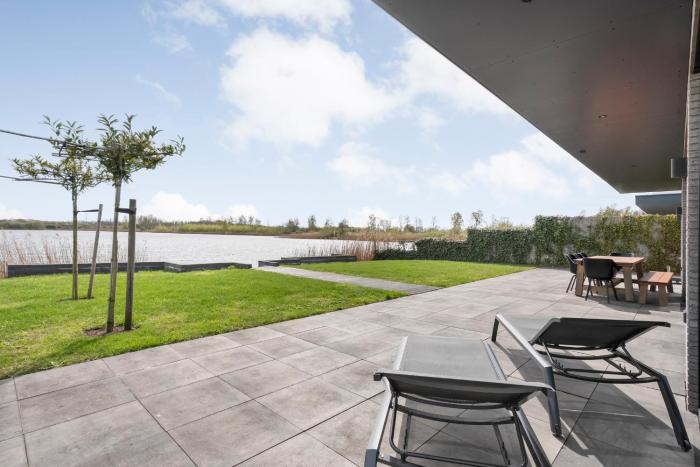 Strandhuis Nijstad luxury on fishing water Drenthe