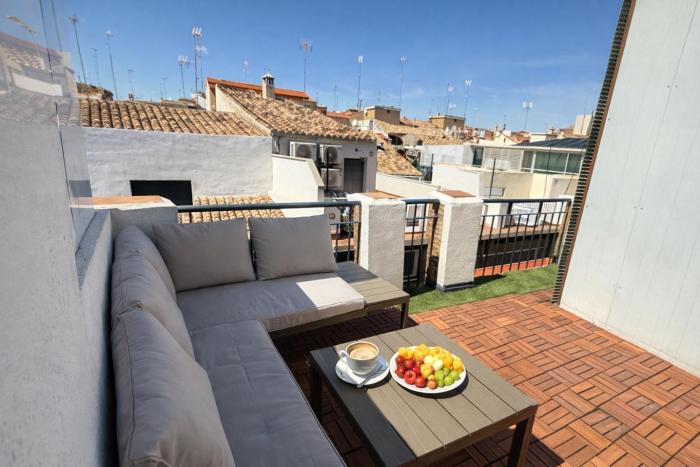 Ático con Terraza Privada en Granada Centro Parking Gratis