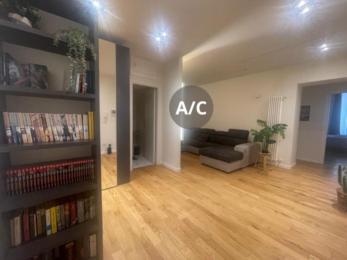 Cozy Flat near Porta Nuova Station Balcony & AC