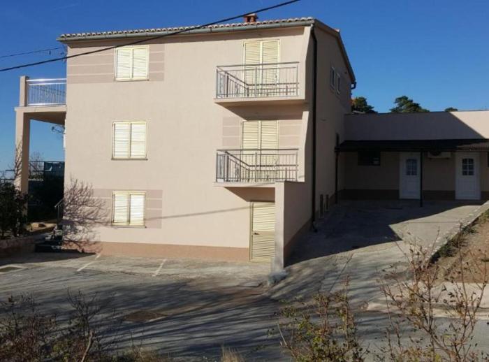 Americana Karlobag Apartments