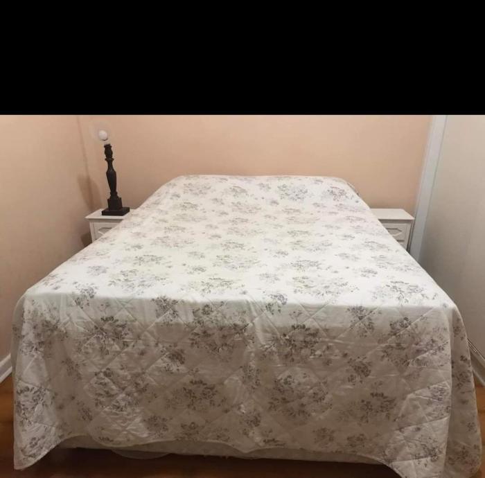 Quarto Grande em apartamento
