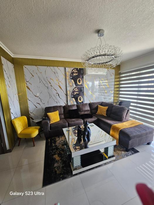 Luxury Apt New Kingston 24 hrs Security Pool