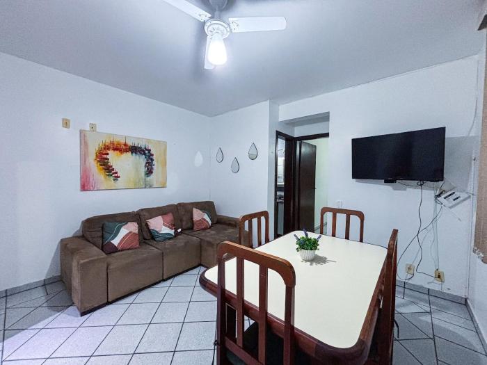 Apê Completo, AC, Wi-Fi | 300m Praia Canasvieiras