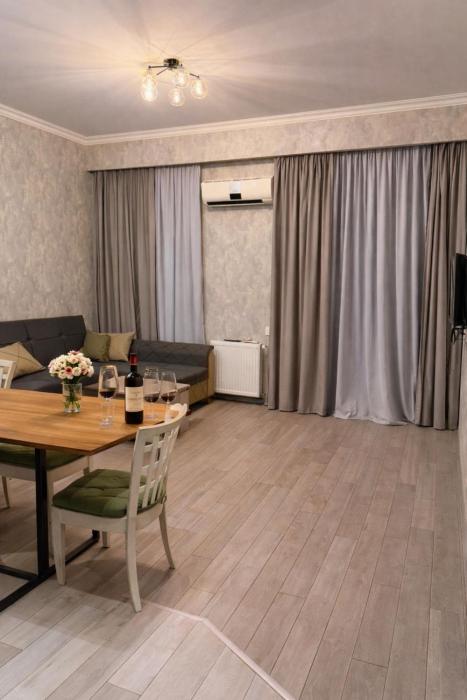 "Stylish Flat & Self Check-in"