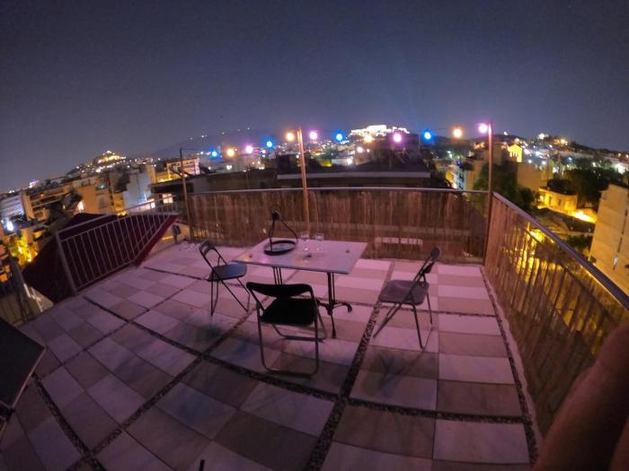 Cozy Terrace Acropolis view!
