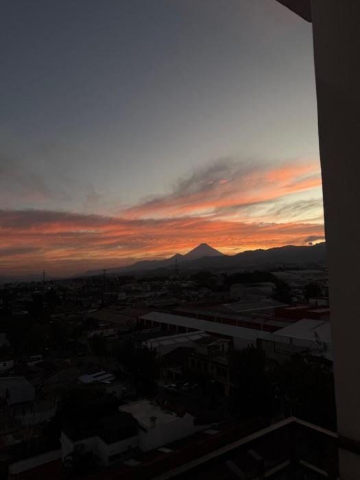 Cumbre 11 l Panorama Con Vista a Los Volcanes