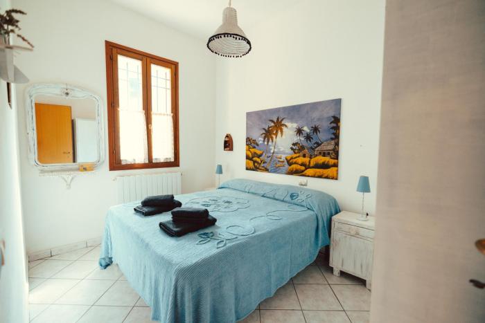 Seaside Beach House with Private Parking