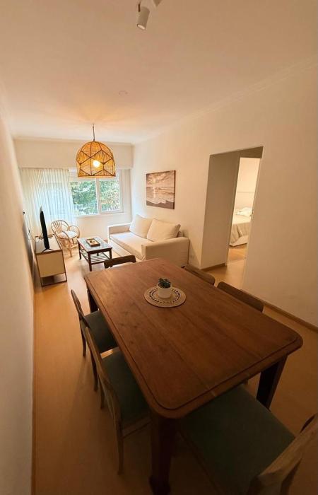 Playa grande departamento a una cuadra del mar