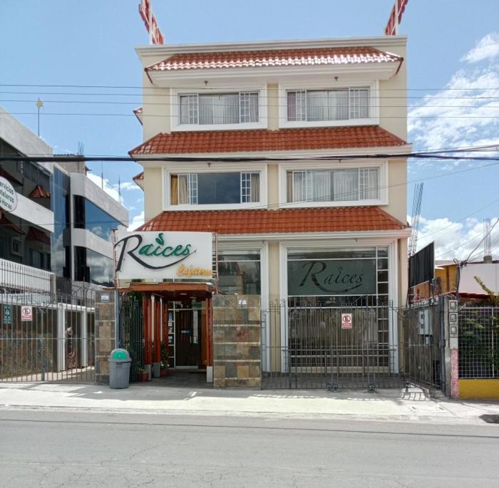 Hotel Raices