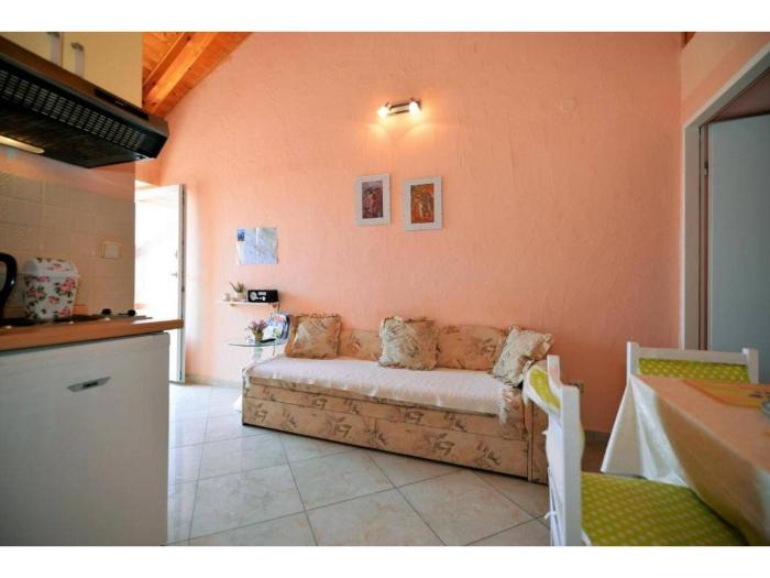 1 bedroom apartment with a sea view