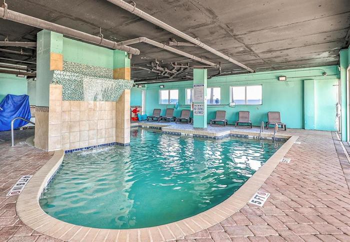 TOP FLOOR Oceanfront 2bd 1ba Atlantica Resort Free WiFi & Parking