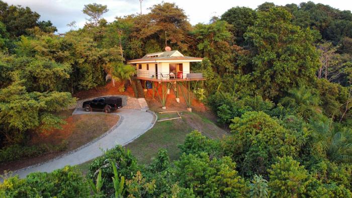 Villa Vista Hermosa - with breathtaking ocean view & WiFI