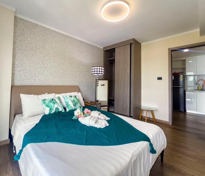 Modern 1BR at The One Walk 2 min to Central Mall