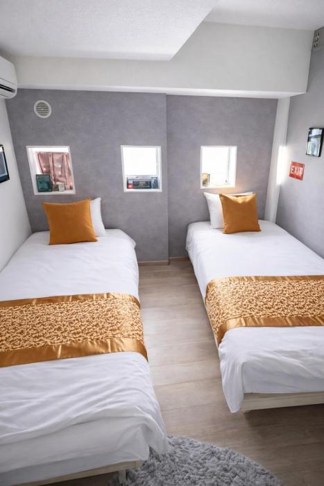 Higshi-Shinjuku 1003