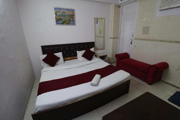 Hotel SPS Near Kaushambhi metro Station