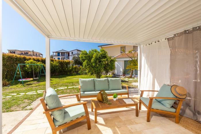Apartment with private veranda and garden 1 km from Porto Frailis beach, Arbatax