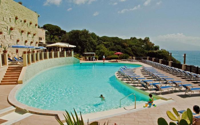 Baia delle Rocce Verdi Resort