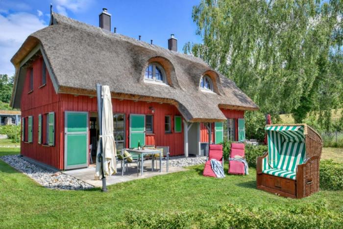 Ferienhaus Zehnmorgen 12 Feriendorf Klein Stresow Rügen by ruyastay