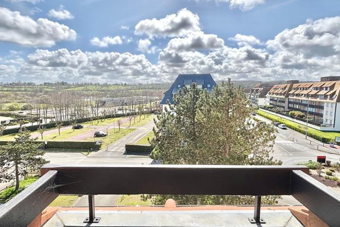 Bright Studio Seafront Balcony & Parking