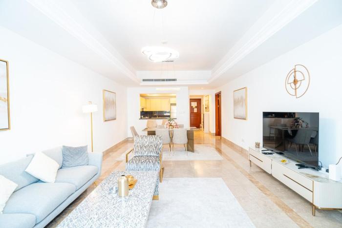 Spacious 1-BR Fairmount North Community View