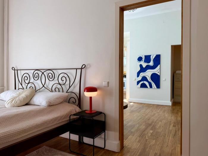 Modern 2-room flat in the city center