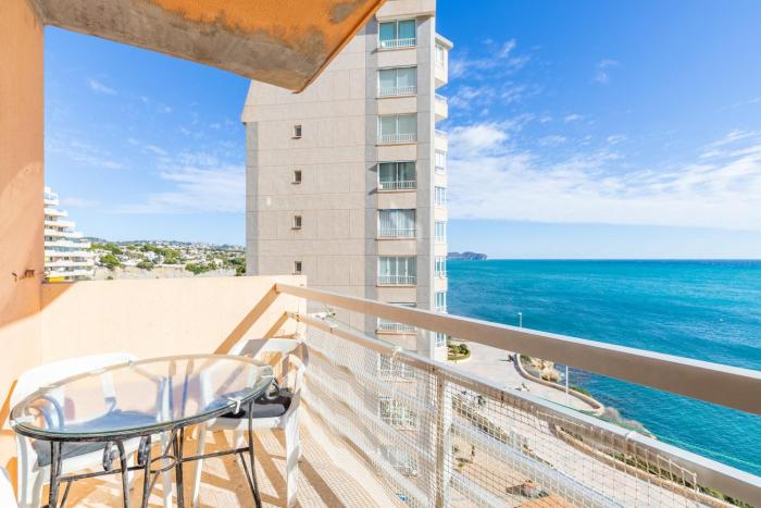 Calpe primera linea con piscina