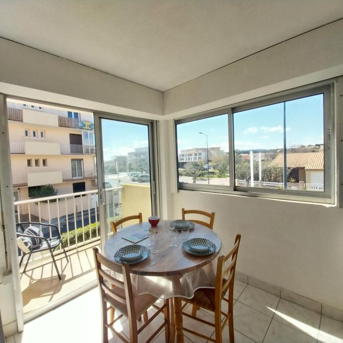 T2 Cabine, 4 couchages, 1er étage, parking