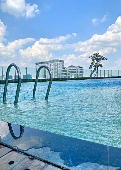 Rivergate Heart Saigon City Free Pool