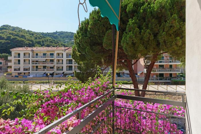 Bouganville vista mare