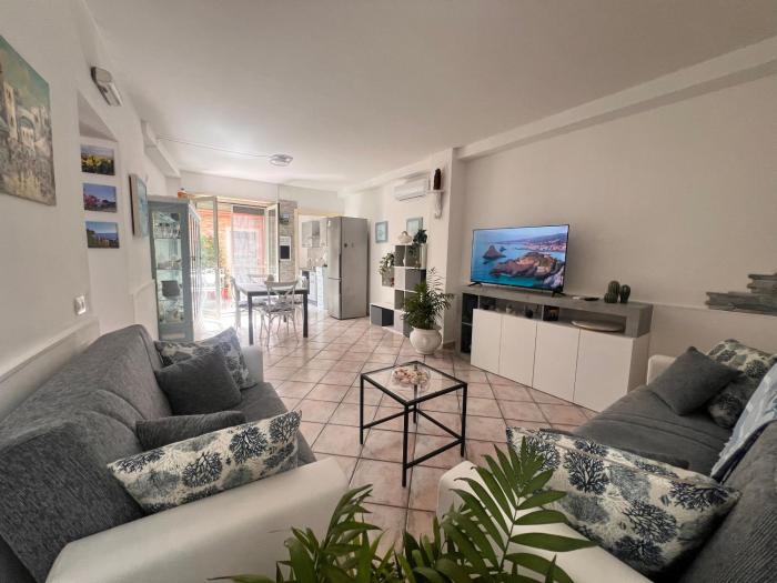 I Love Sicily, A due passi dal mare