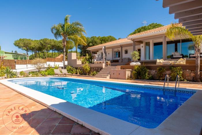 Luxury Stay with Guest House - Pool - Gym & Sauna
