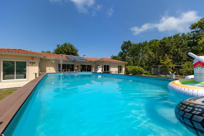 Familiale sur 3000m2 avec piscine