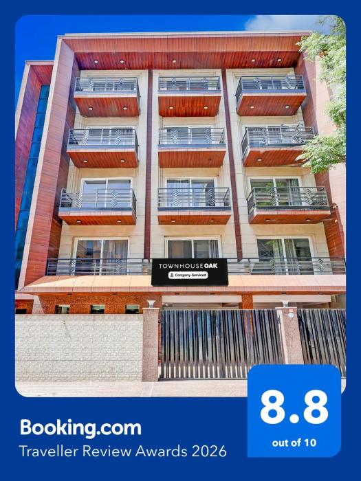 Super Townhouse Oak Sector 39 Medanta