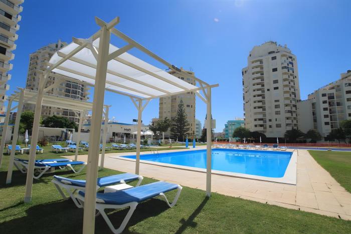 Camões 7F- Frente praia,com piscina