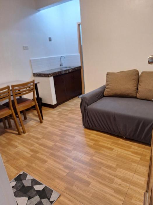 Budget Cozy Bunkbed Near Hiraya Tagaytay with Parking