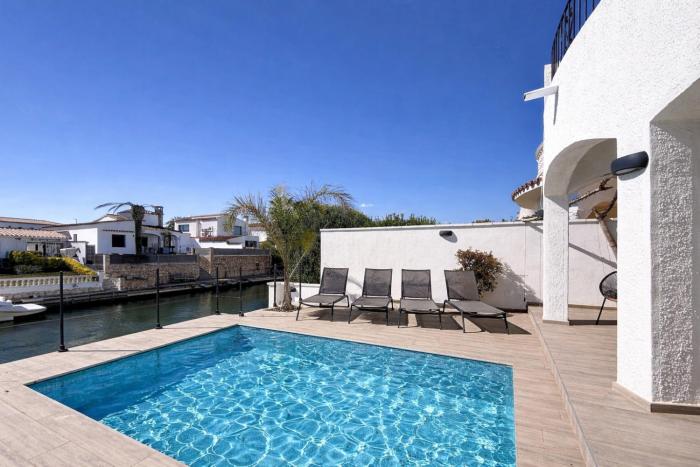VALIRA 20D - Belle villa avec piscine sur canal