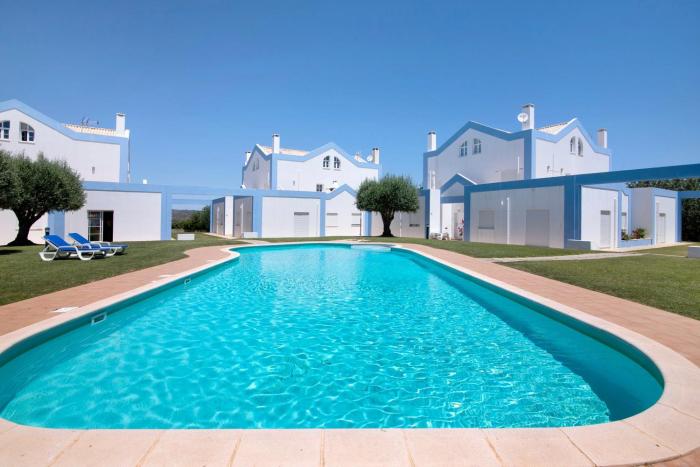 Alto do Perogil Pool Villa