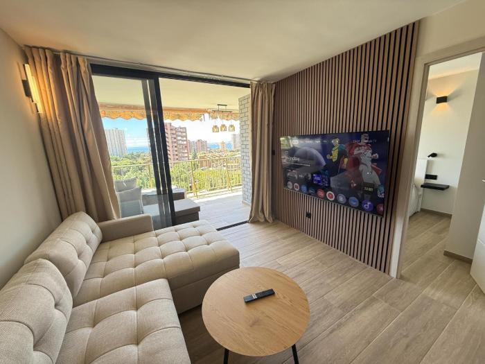 Moderno apartamento con terraza, piscina y vistas al mar by Turihome