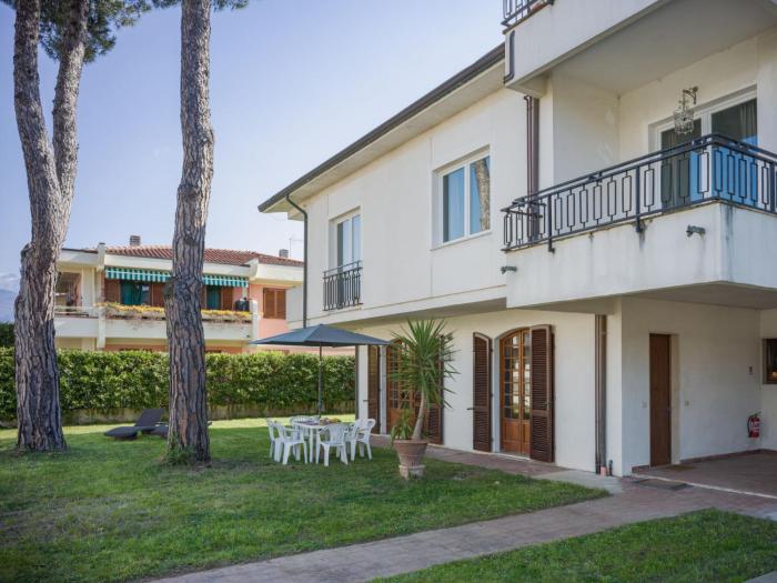 Apartment Grande Appartamento by Interhome