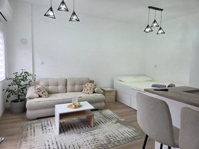 Studio Apartman Aki