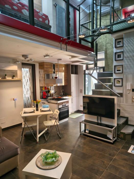 Darsenhause in the heart of the Pozzuoli docks