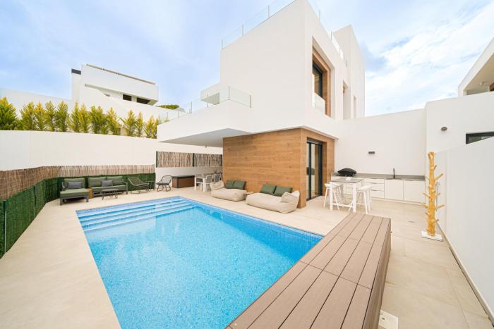 Trito Spaniahome family friendly